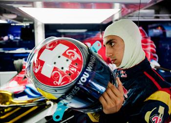 sebastien buemi toro rosso 2010 autoracing