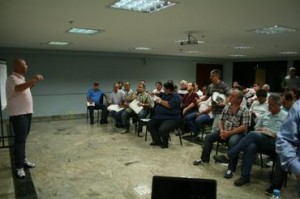 Dadai palestra para os participantes