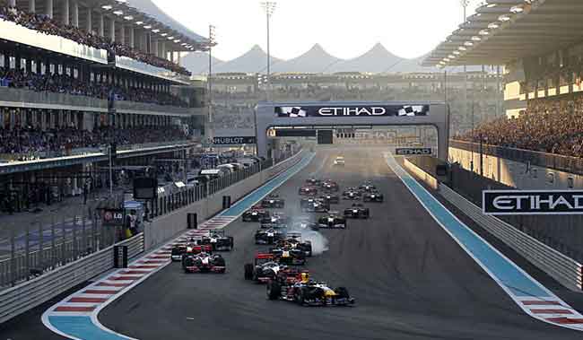 Largada F1 em Abu Dhabi 2011