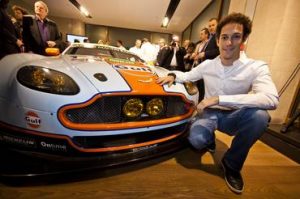 Bruno Senna com seu Aston Martin