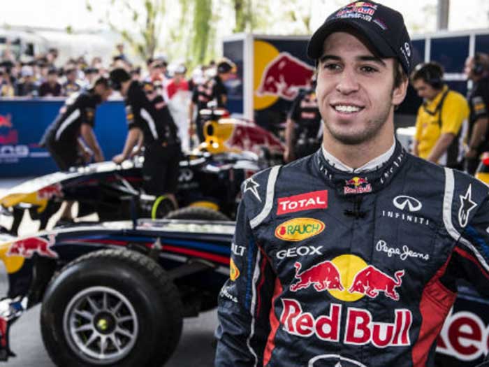 f1-felix-costa-700