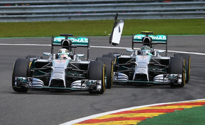 f1-hamilton-rosberg-lescombes-700