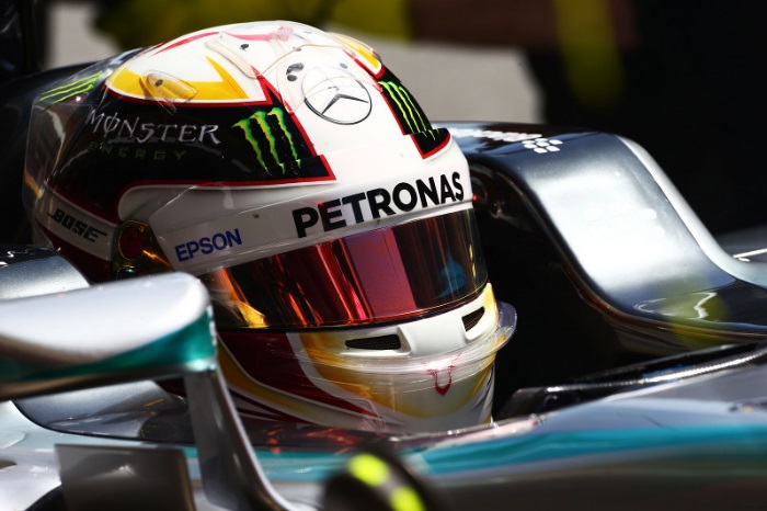f1-hamilton-mercedes-espanha-treino-rosto-700