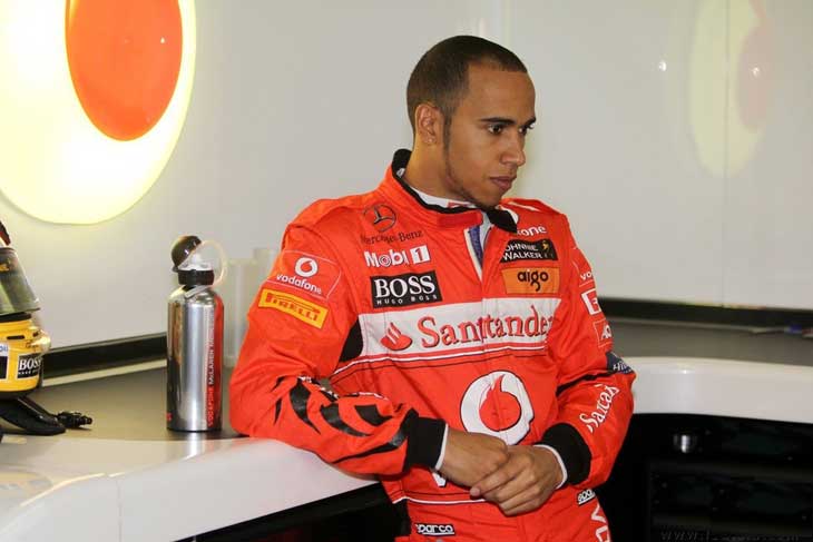 f1-hamilton-vermelho-china2011