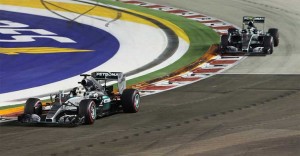 F1-hamilton-rosberg-cingapura-2015-corrida(730)