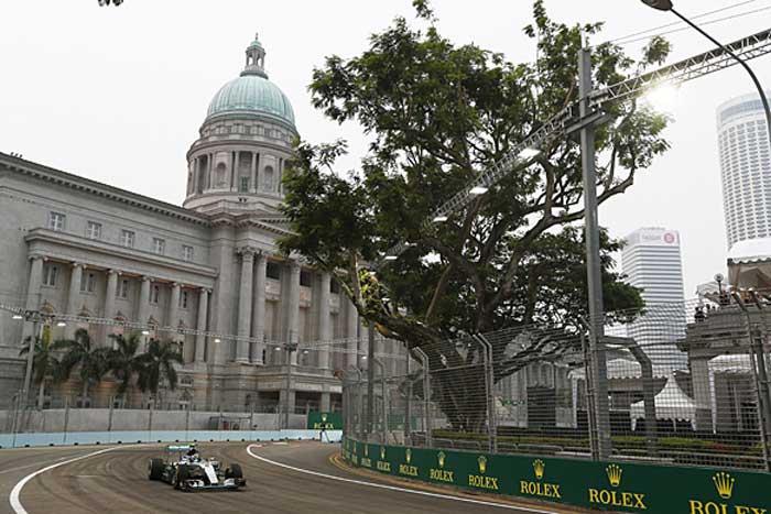 F1-rosberg-cingapura-2015-TL1-sexta(700)
