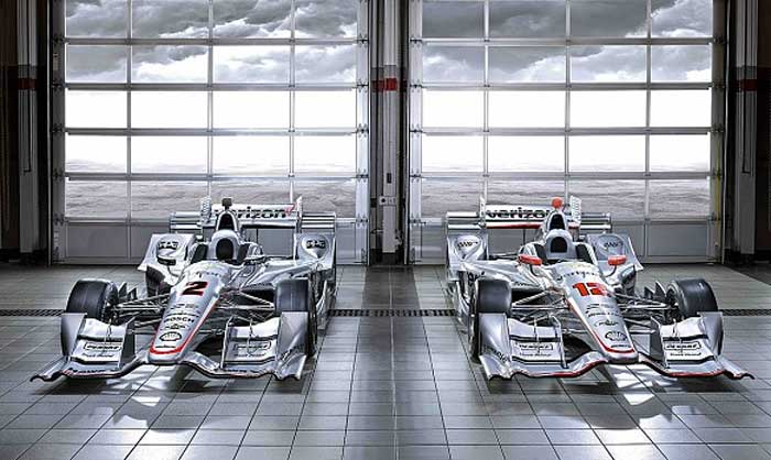 Carros de Juan Pablo Montoya e Will Power