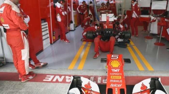 Boxes da Ferrari