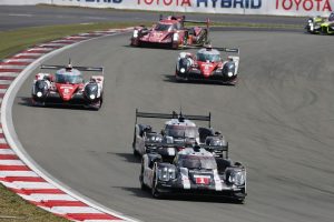 Porsche de T.Bernhard, M.Webber, B.Hartley