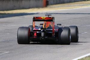 Red Bull testando pneus de 2017