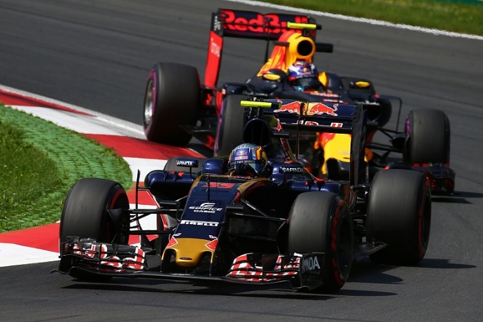 Carlos Sainz e Max Verstappen