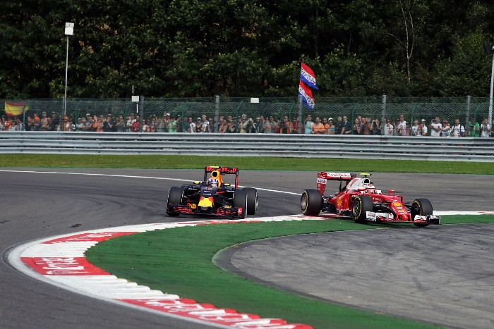 Max Verstappen e Kimi Raikkonen