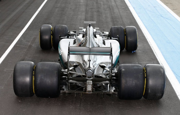 f1-mercedes-pirelli-pneus-2016-2017-700