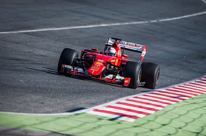 Sebastian Vettel no teste da Pirelli