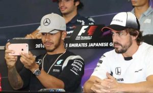 Hamilton na coletiva em Suzuka