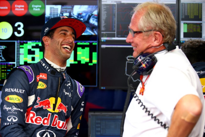 Daniel Ricciardo e Helmut Marko