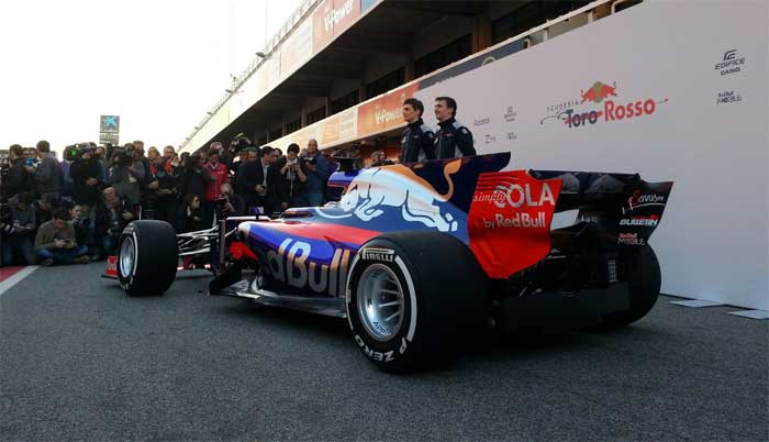 Toro Rosso STR12 em Barcelona