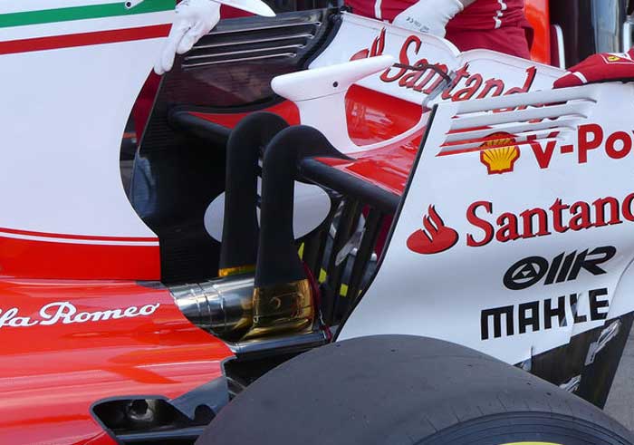 Ferrari - dois pilares na asa traseira