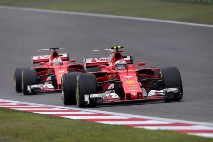 Kimi Raikkonen e Sebastian Vettel