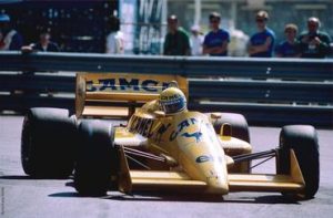 Ayrton Senna com a Lotus de 1987 em Mônaco