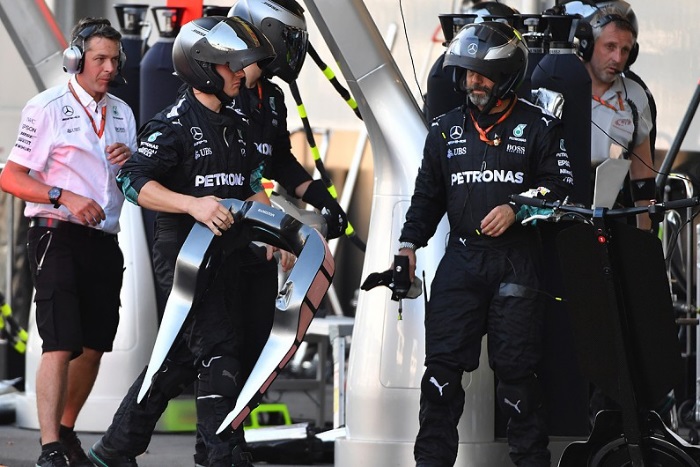 F1 - Mercedes muda o apoio de cabeça para evitar o ...
