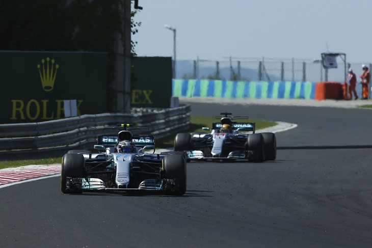 Valtteri Bottas e Lewis Hamilton