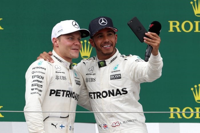 Valtteri Bottas e Lewis Hamilton