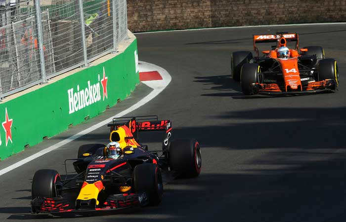 Daniel Ricciardo e Fernando Alonso