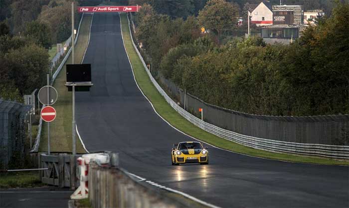 Porsche GT2 RS em Nordschleife Nürburgring