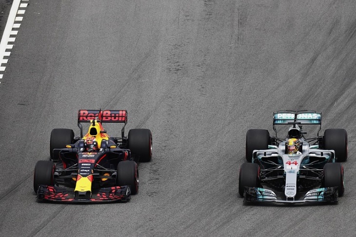 Max Verstappen e Lewis Hamilton