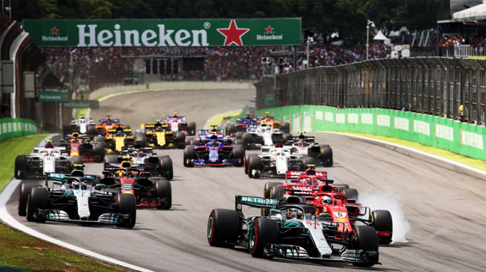 São Paulo para crianças - Gosta de automobilismo? Venha assistir uma corrida  de graça com as crianças no Autódromo de Interlagos