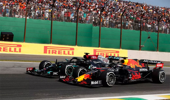 Max Verstappen supera Hamilton e é campeão mundial de F-1 de 2021 - Jat  Veículos