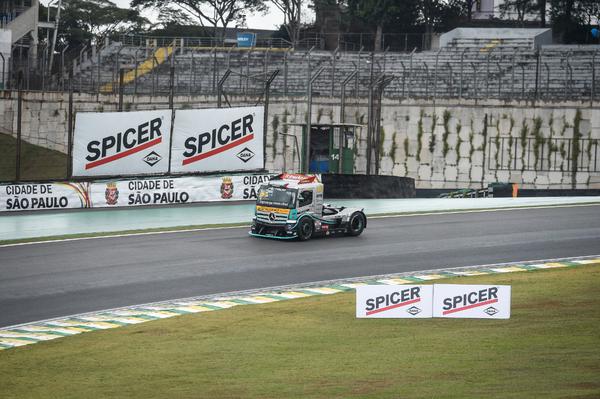 Beto Monteiro conquista três pódios na Copa Truck em Tarumã com a