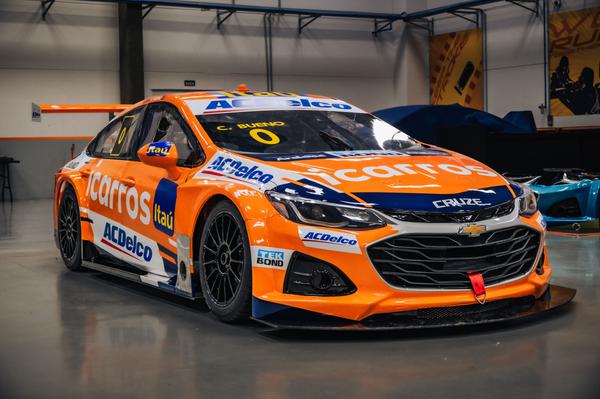 Stock Car inicia temporada 2023 com naming rights do BRB e mais de