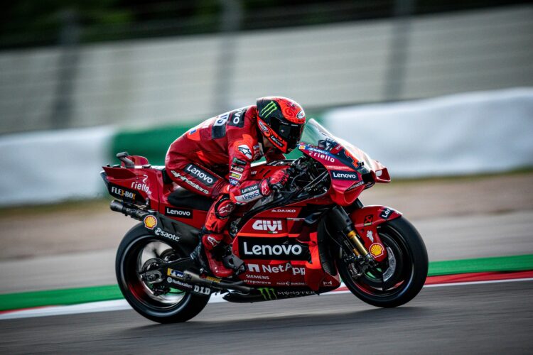 Francesco Bagnaia vence a primeira corrida curta da MotoGP