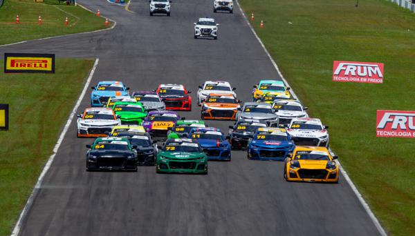 Beto Monteiro vence em Interlagos no encerramento da temporada da