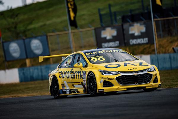 Noticias  Nelson Piquet Jr conquista top-5 na abertura da Stock Car